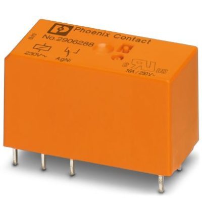 Plug-in miniature power relay in basic design